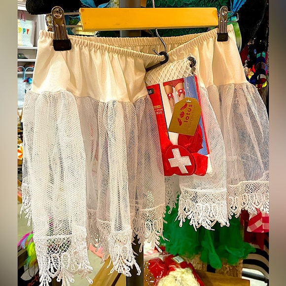 Thigh high fishnets - Picture 3 of 4